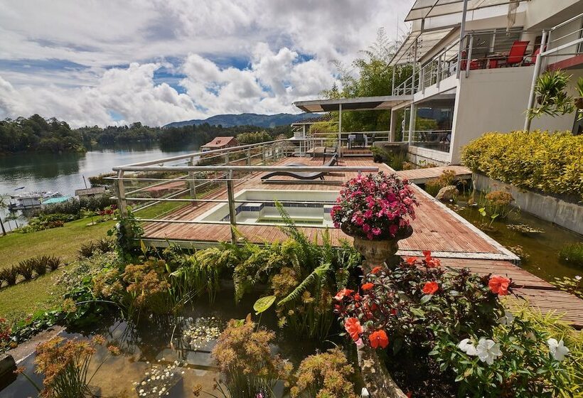 Отель Bania Travels