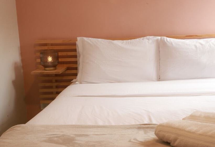 Отель Bania Travels