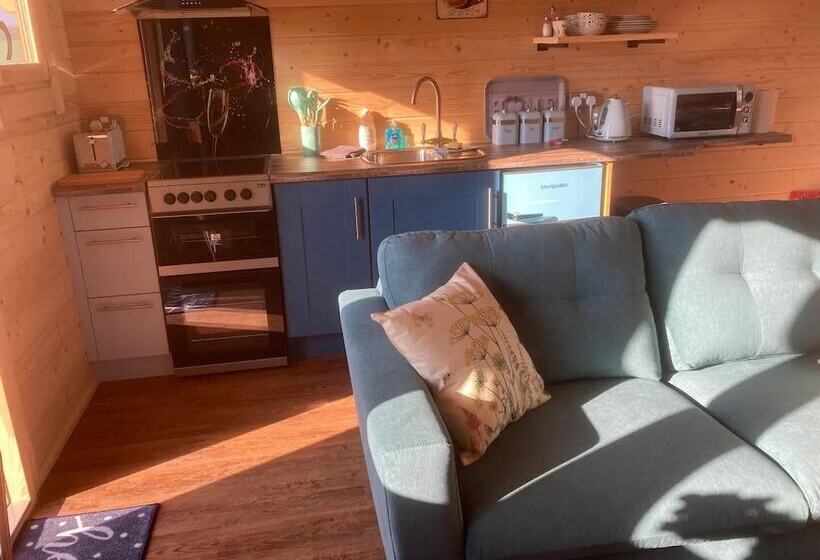 בית מלון כפרי Captivating 1 Bed Lodge In Chesterfield