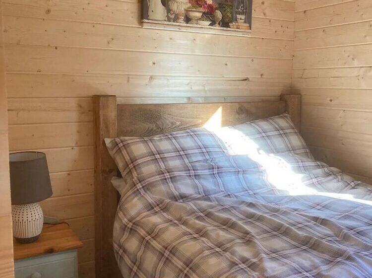 ホテル Captivating 1 Bed Lodge In Chesterfield