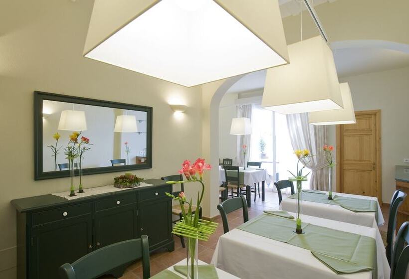 فندق Es Mercadal