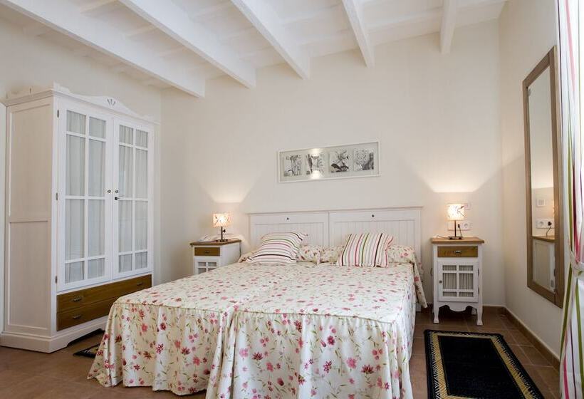 فندق Es Mercadal