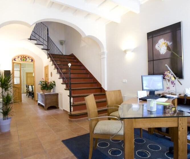 فندق Es Mercadal