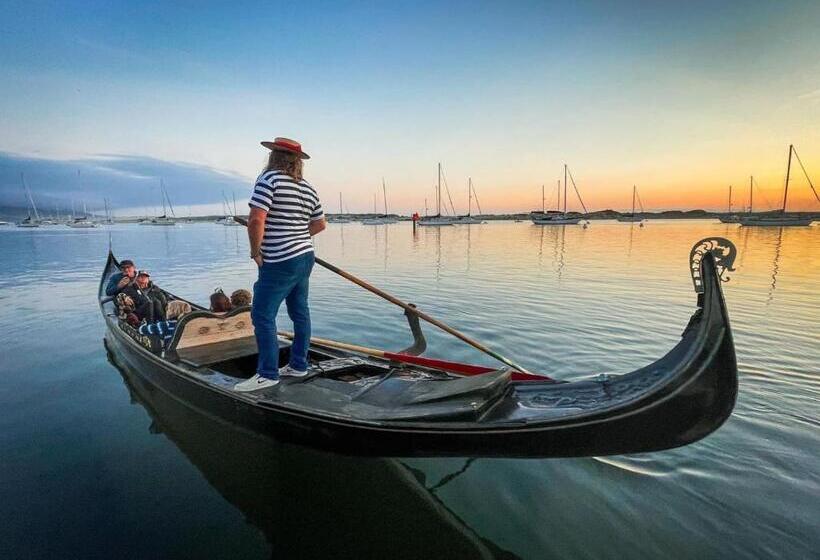 فندق Harborwalk Inn