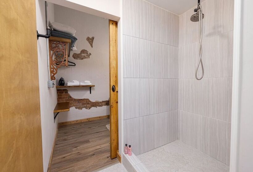 فندق Hartwell Suites