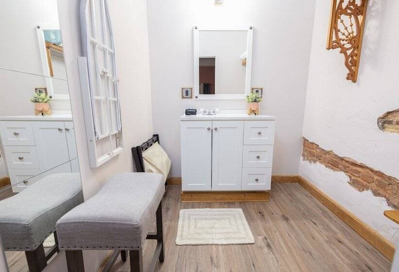 فندق Hartwell Suites