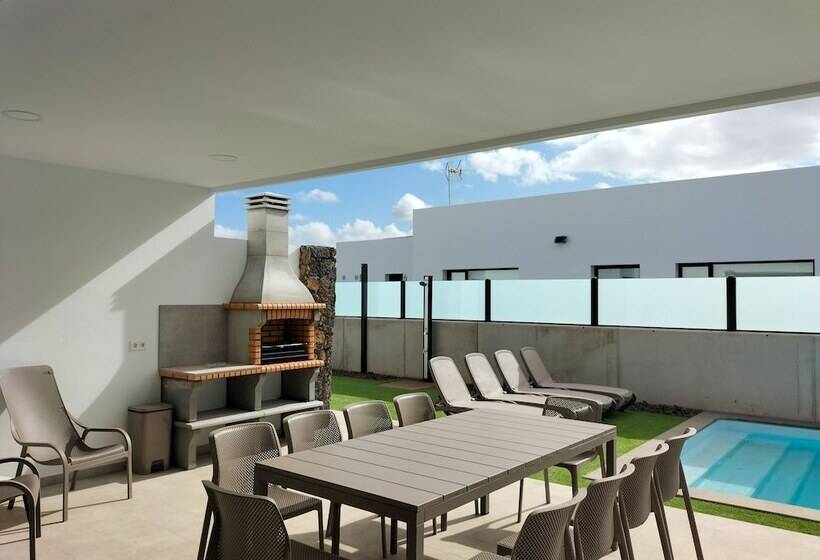 فندق Isla Favorita Resort