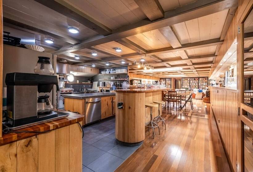 Отель Luxury Canary Wharf House Boat Room 1