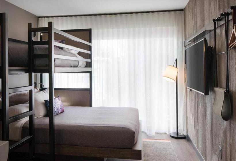 Отель Moxy Boulder