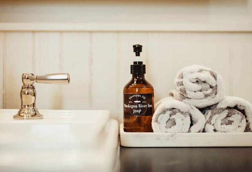 ホテル Muskegon River Inn