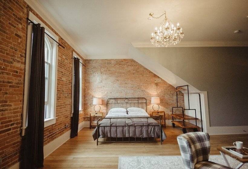 ホテル Muskegon River Inn