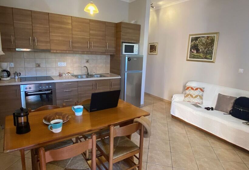 בית מלון כפרי Nikos Cassiopeia Apartments