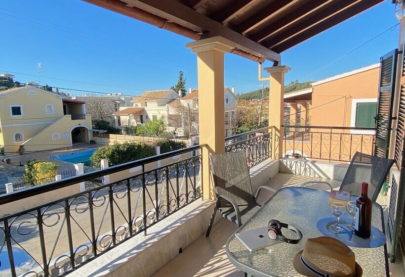 בית מלון כפרי Nikos Cassiopeia Apartments