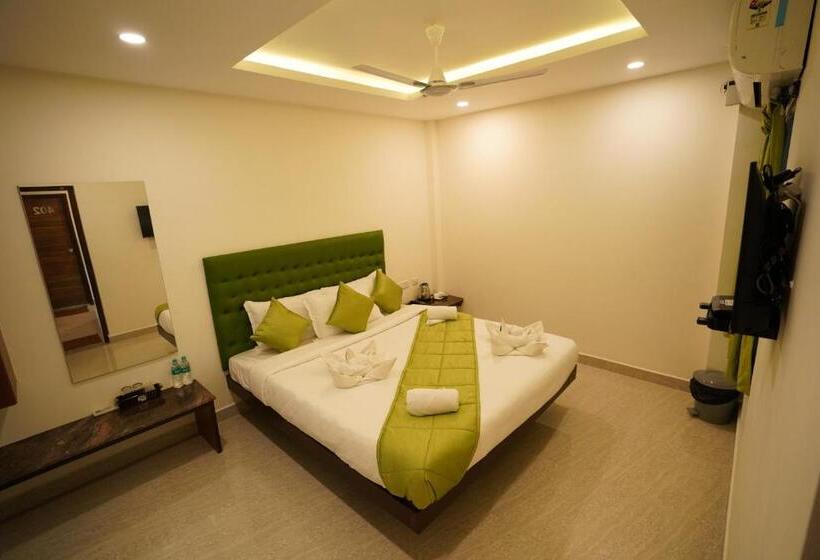 Отель Saara Inn