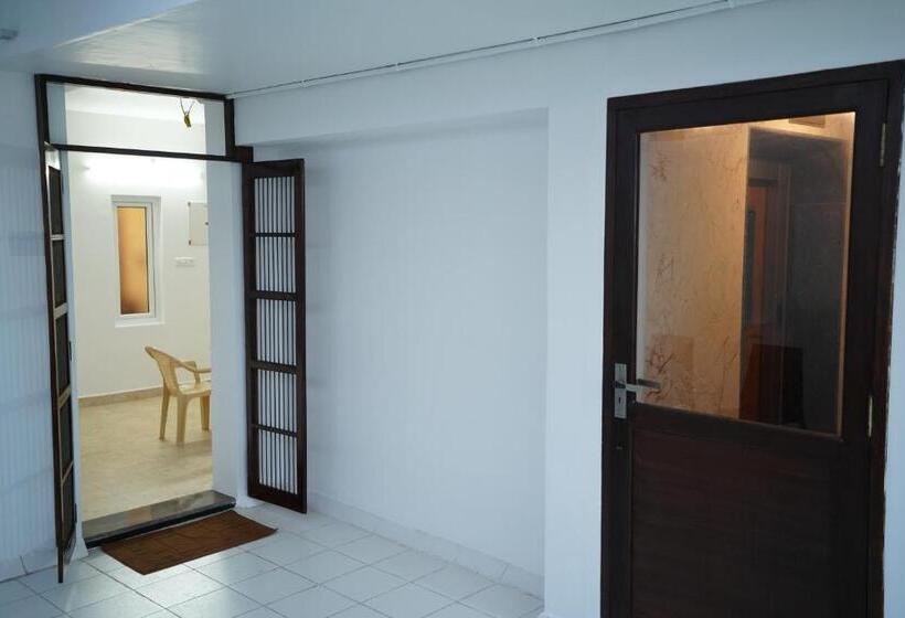 Отель Saara Inn