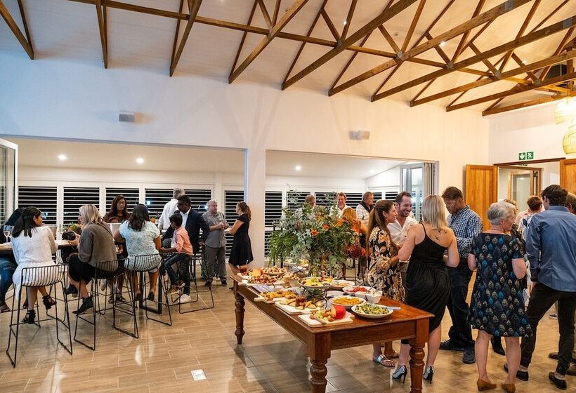 ホテル Prince S Grant Golf Estate