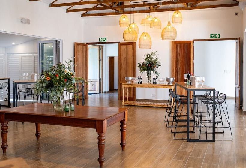 ホテル Prince S Grant Golf Estate