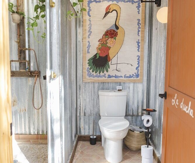 호텔 The Peacock Yurt At Camposanto Atx Glamping On Lake Travis