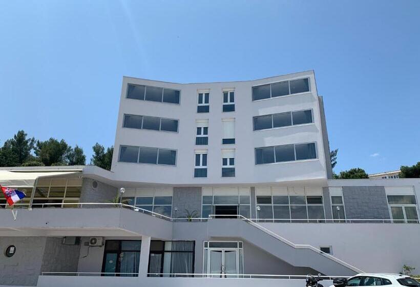 בית מלון כפרי Tolero