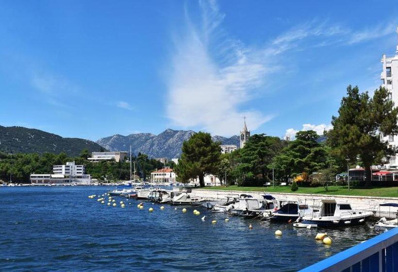 בית מלון כפרי Tolero