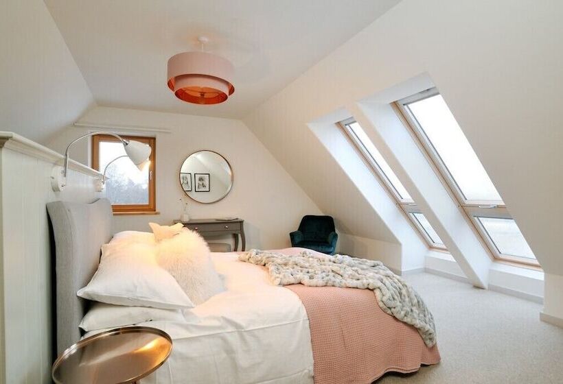 בית מלון כפרי Tom S Lodge