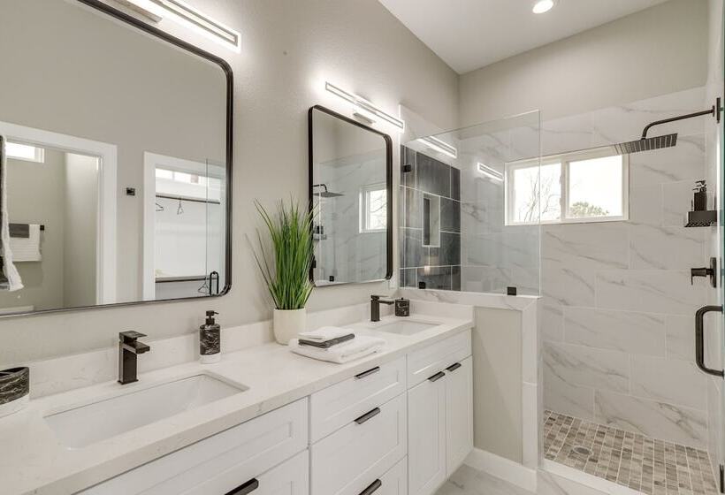 Modern Houston Vacation Rental   6 Mi To Downtown