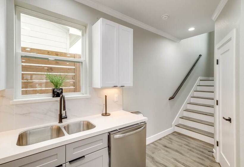 Modern Houston Vacation Rental   6 Mi To Downtown