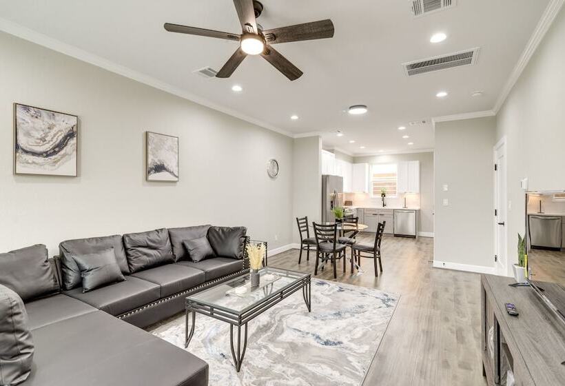 Modern Houston Vacation Rental   6 Mi To Downtown