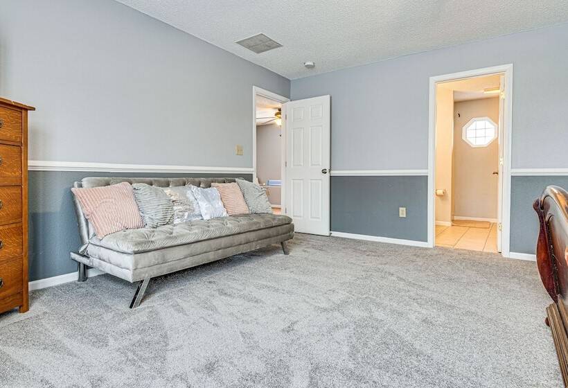 Indianapolis Home W/ Private Yard ~ 8 Mi To Dtwn!