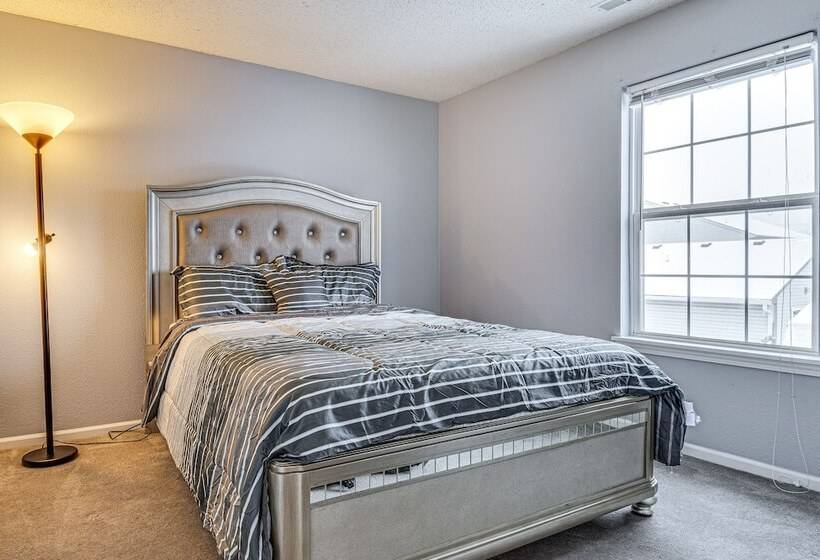 Indianapolis Home W/ Private Yard ~ 8 Mi To Dtwn!