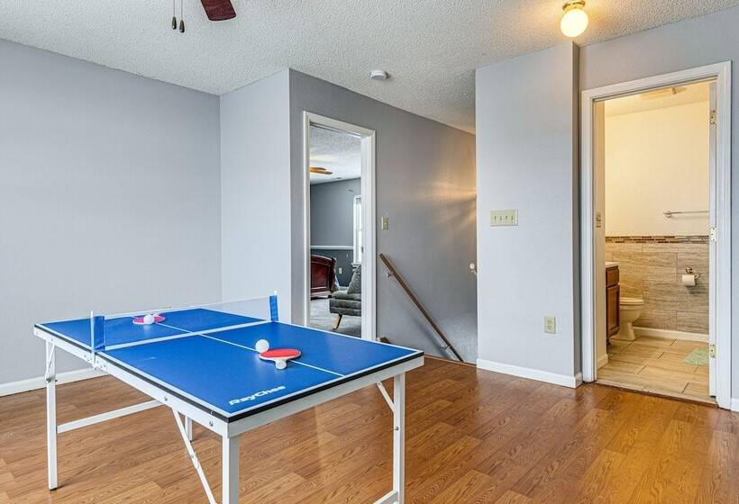 Indianapolis Home W/ Private Yard ~ 8 Mi To Dtwn!