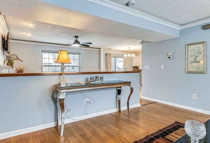 Indianapolis Home W/ Private Yard ~ 8 Mi To Dtwn!