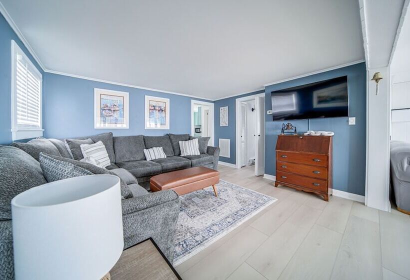 Waterfront Chautauqua Lake Home W/ Stunning Views