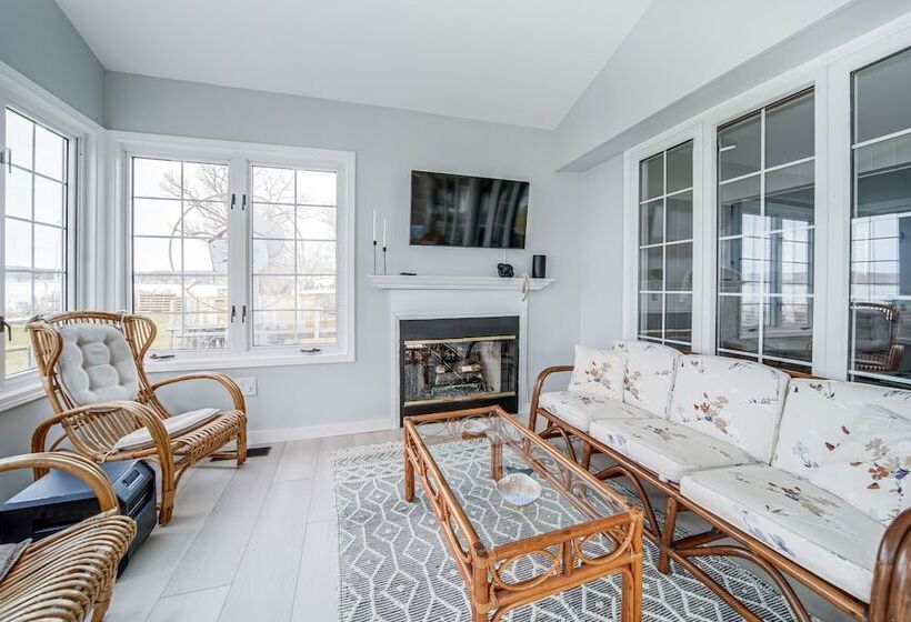 Waterfront Chautauqua Lake Home W/ Stunning Views