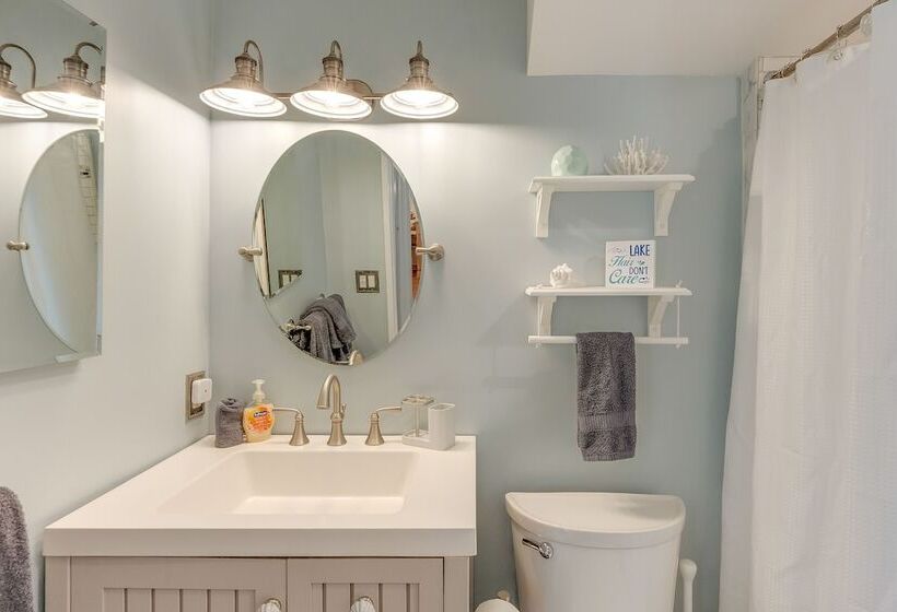 Lakefront Highland Home W/ Dock ~ 2 Mi To Milford!