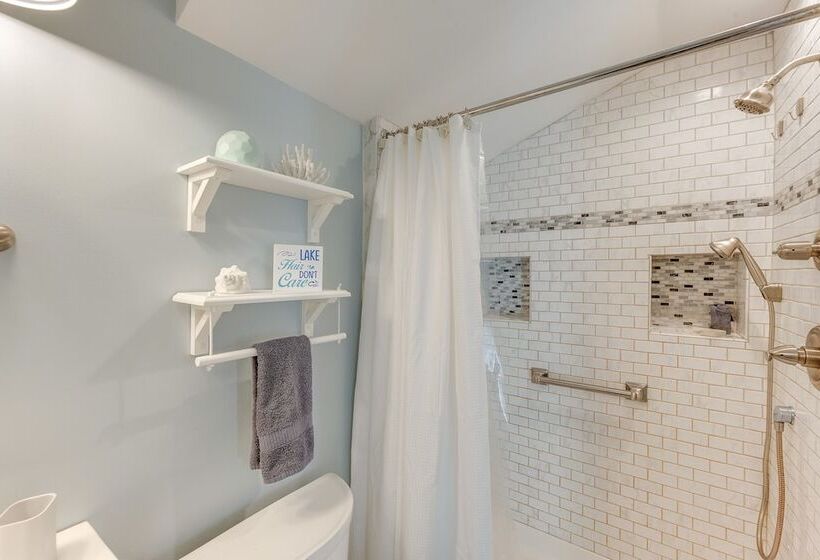 Lakefront Highland Home W/ Dock ~ 2 Mi To Milford!