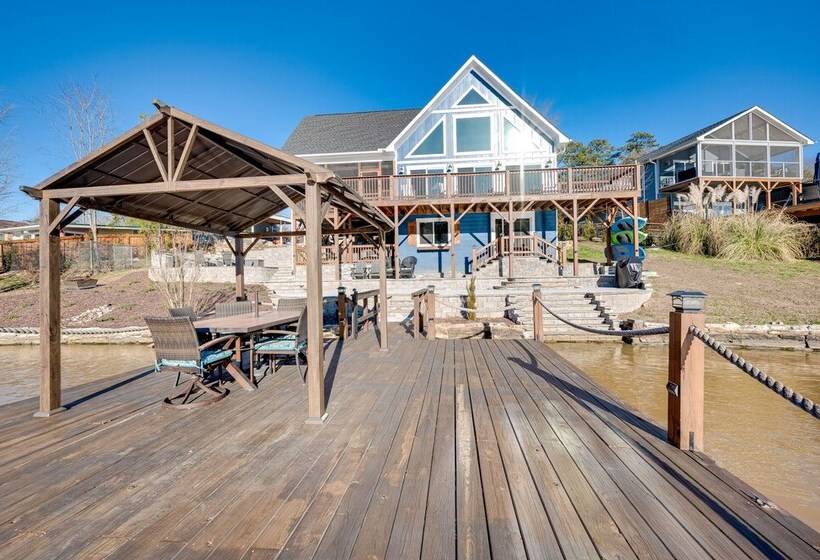 Lakefront New London Retreat W/ Dock & Hot Tub!