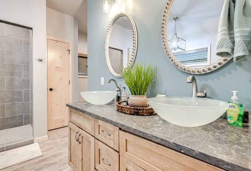 Lakefront Rhinelander Cottage W/ Private Dock!