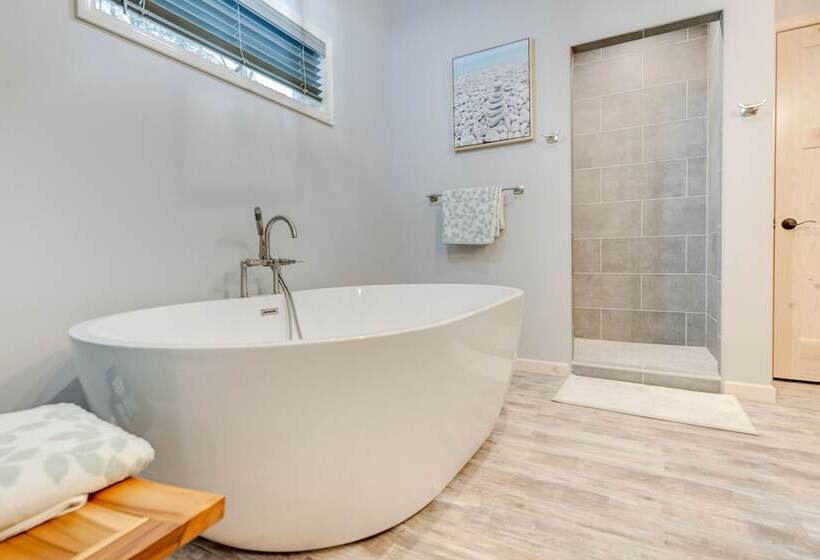 Lakefront Rhinelander Cottage W/ Private Dock!