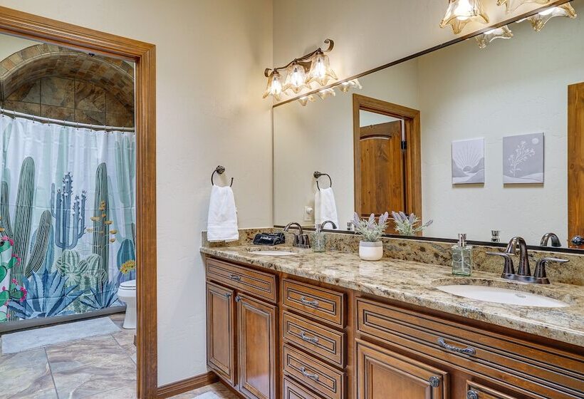 Las Cruces Home W/ Mountain Views & Private Pool!