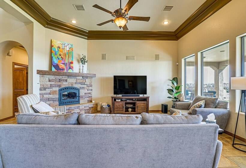 Las Cruces Home W/ Mountain Views & Private Pool!