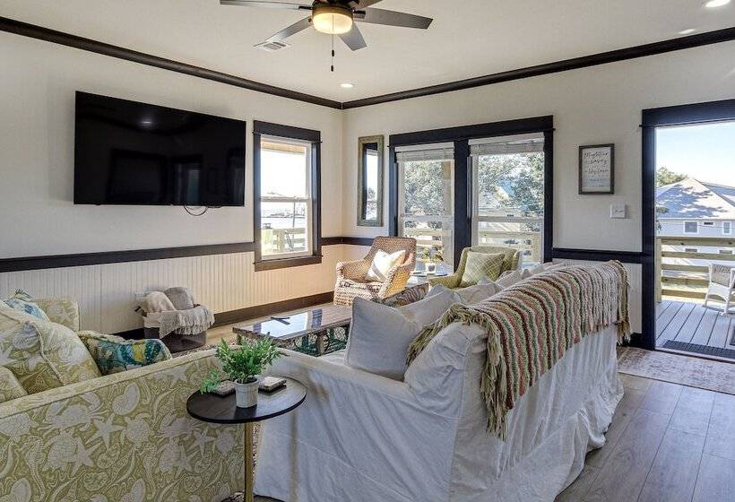 Long Beach House W/ Charcoal Grill: Steps To Shore