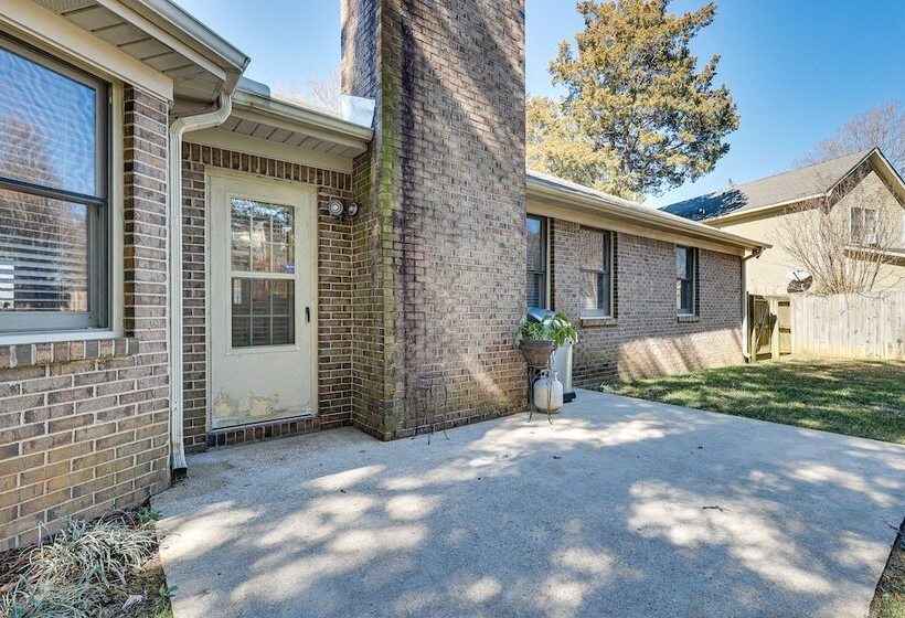 Lovely Decatur Home W/ Yard ~ 6 Mi To Town!