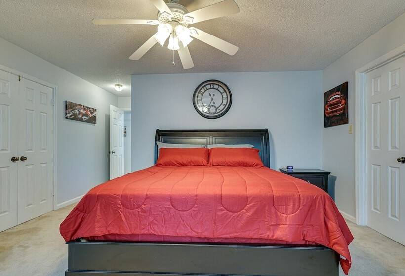 Lovely Decatur Home W/ Yard ~ 6 Mi To Town!