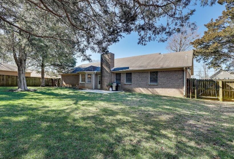 Lovely Decatur Home W/ Yard ~ 6 Mi To Town!