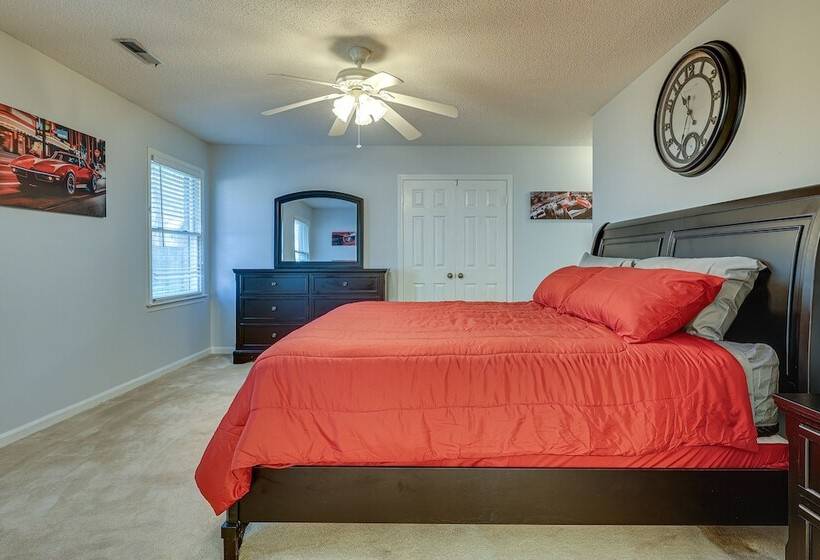 Lovely Decatur Home W/ Yard ~ 6 Mi To Town!