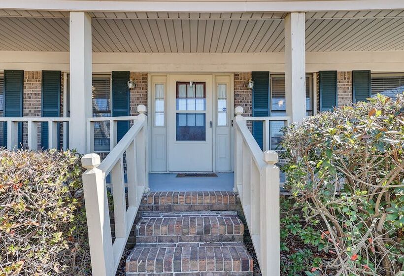 Lovely Decatur Home W/ Yard ~ 6 Mi To Town!