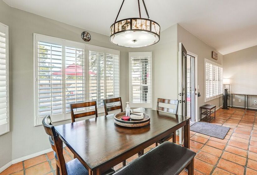 Lovely Gilbert Home W/ Heated Pool: 3 Mi To Dtwn!