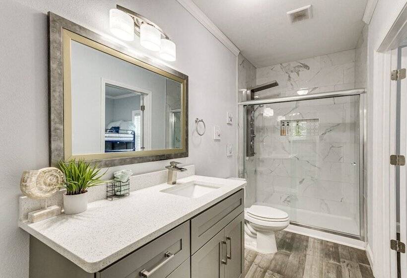 Lovely Pensacola Home W/ Yard < 1 Mi To Downtown!