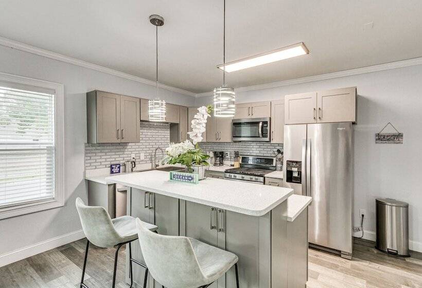 Lovely Pensacola Home W/ Yard < 1 Mi To Downtown!